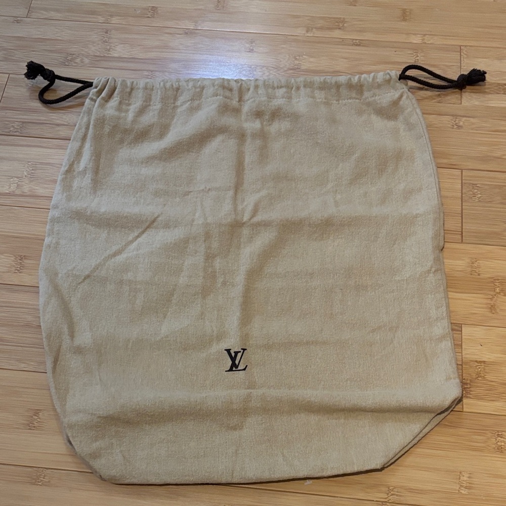 Louis Vuitton Beige Drawstring Dust Bag BRAND NEW. 17x19 inches.